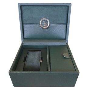Luxurious Wolf Analog Shift Vegan Leather Watch Box - Deep Green - Excellent